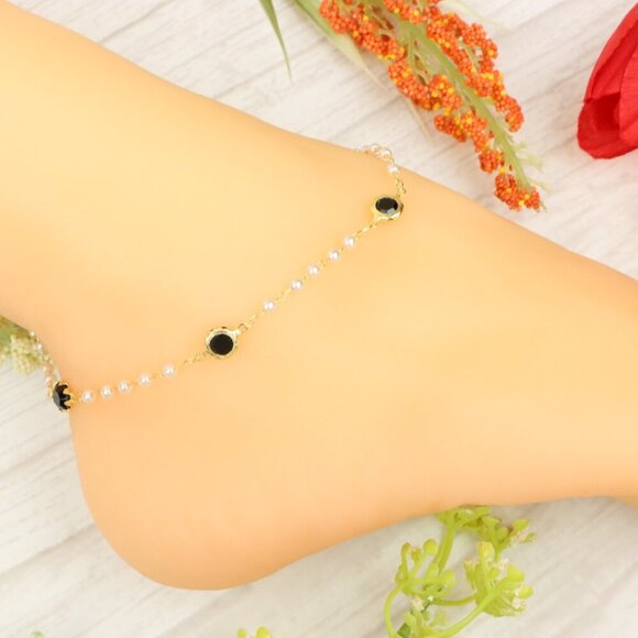 "Handmade Anklet – Elegant & Delicate Jewelry for Women | UNVRC1421 - Picture 3 of 10